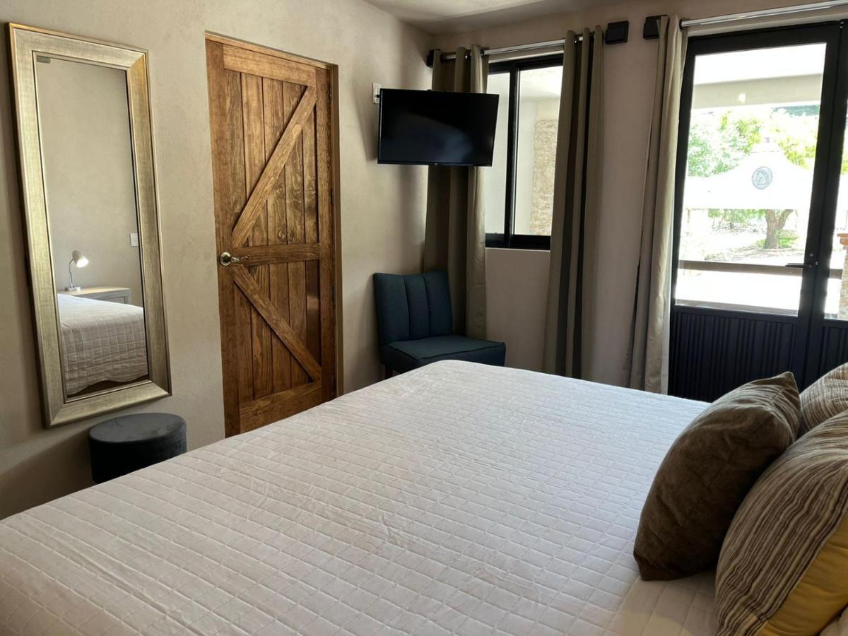 Cabanas, Suites Y Habitaciones Rancho San Jorge Берналь Экстерьер фото
