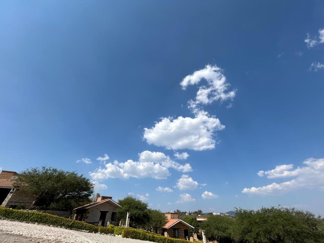 Cabanas, Suites Y Habitaciones Rancho San Jorge Берналь Экстерьер фото