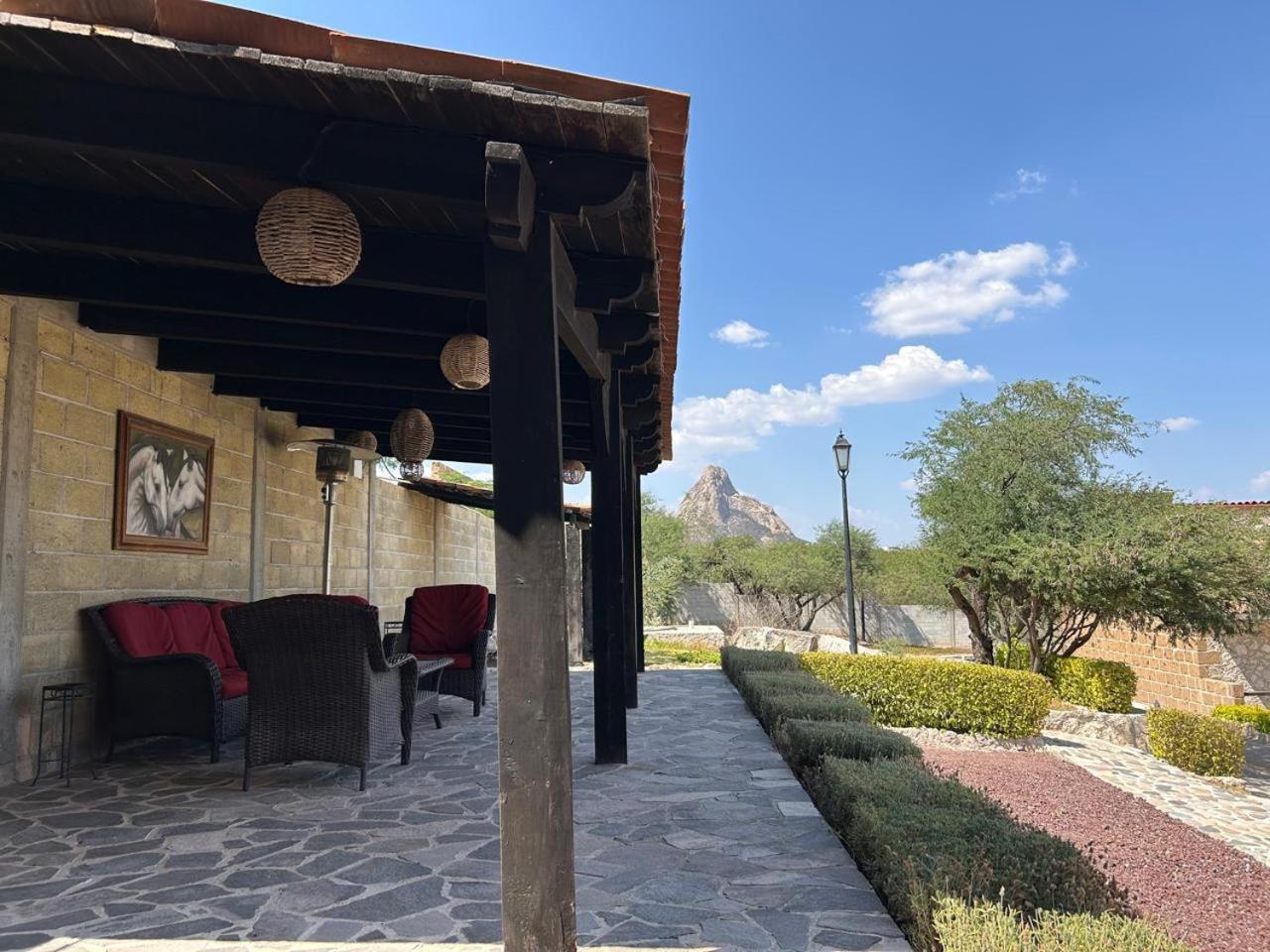 Cabanas, Suites Y Habitaciones Rancho San Jorge Берналь Экстерьер фото