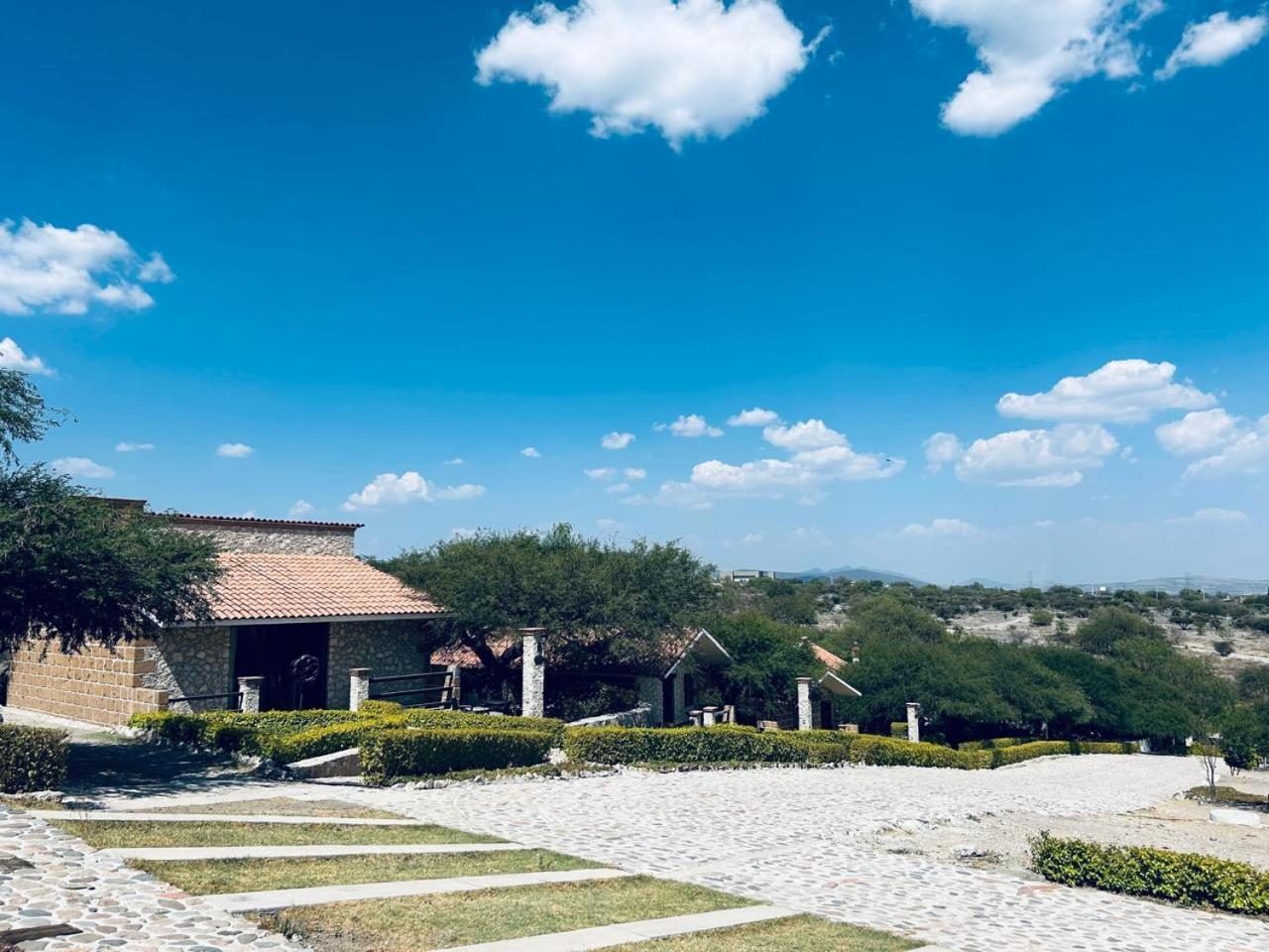 Cabanas, Suites Y Habitaciones Rancho San Jorge Берналь Экстерьер фото
