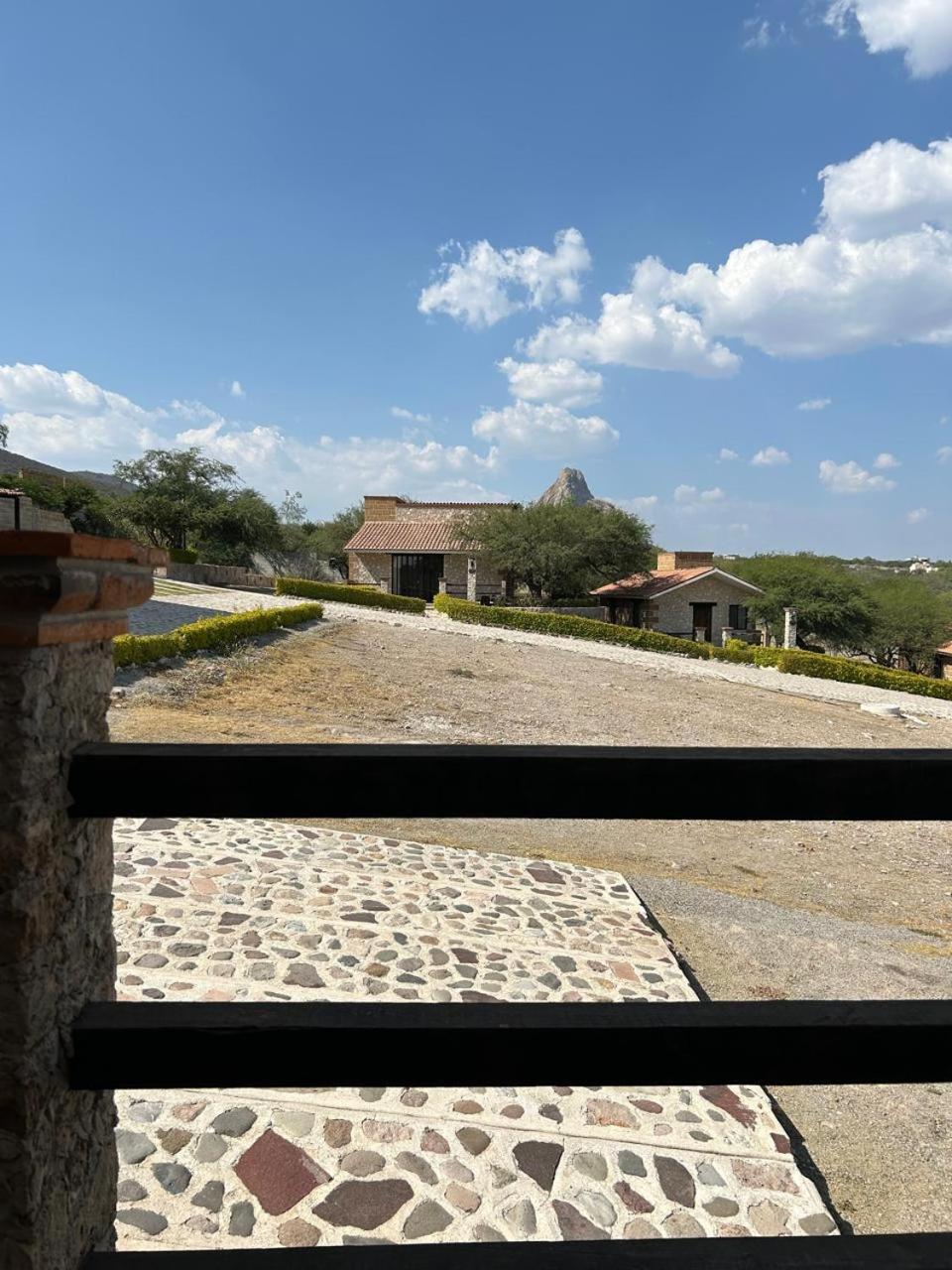 Cabanas, Suites Y Habitaciones Rancho San Jorge Берналь Экстерьер фото