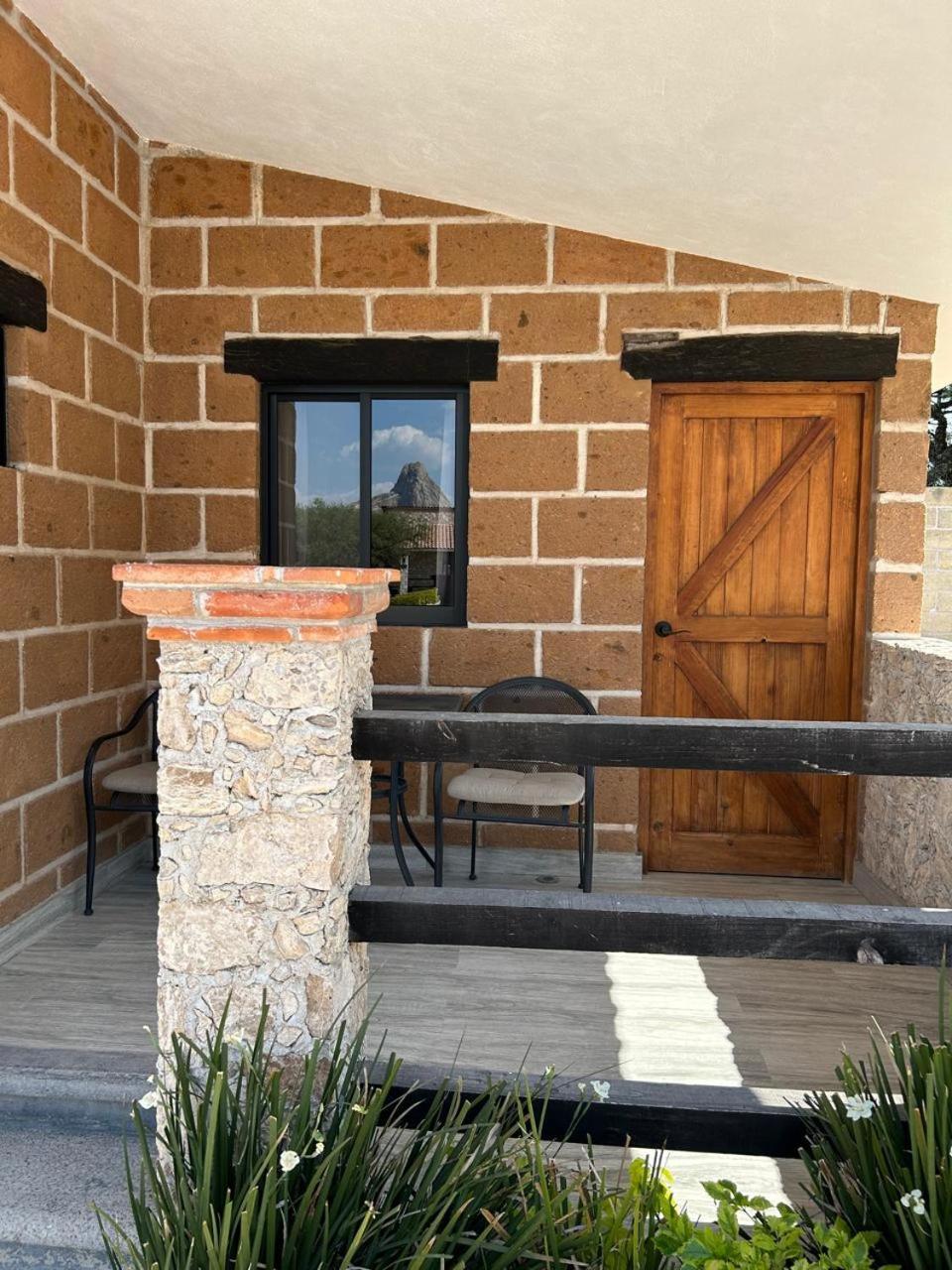Cabanas, Suites Y Habitaciones Rancho San Jorge Берналь Экстерьер фото