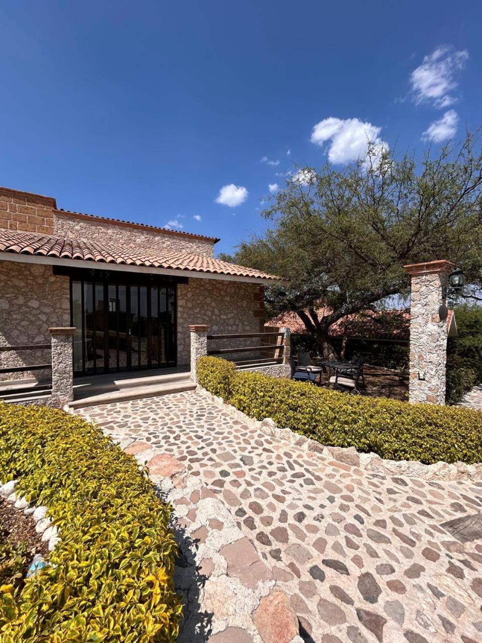 Cabanas, Suites Y Habitaciones Rancho San Jorge Берналь Экстерьер фото